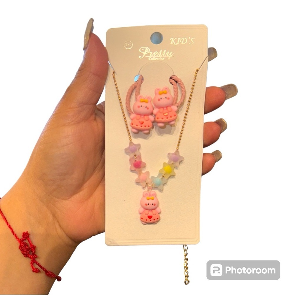 Rabbit hair accessories and necklace